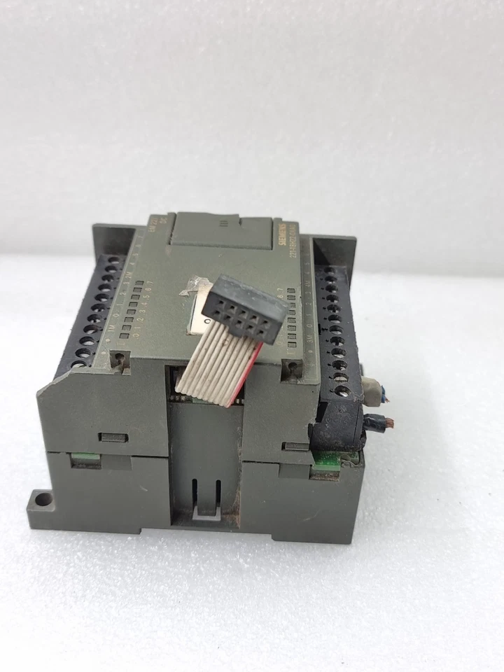SIEMENS EM 221 DC 6ES7 221-1BH22-0XA0 DIGITAL INPUT MODULE 24VDC MADE IN GERMANY